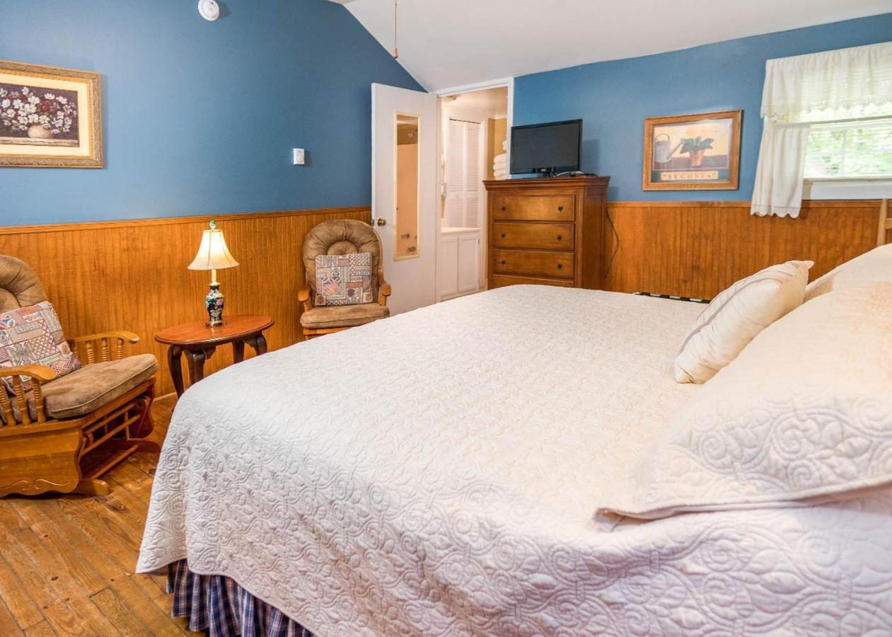 Highland Lake Inn&Resort - Flat Rock Eksteriør bilde