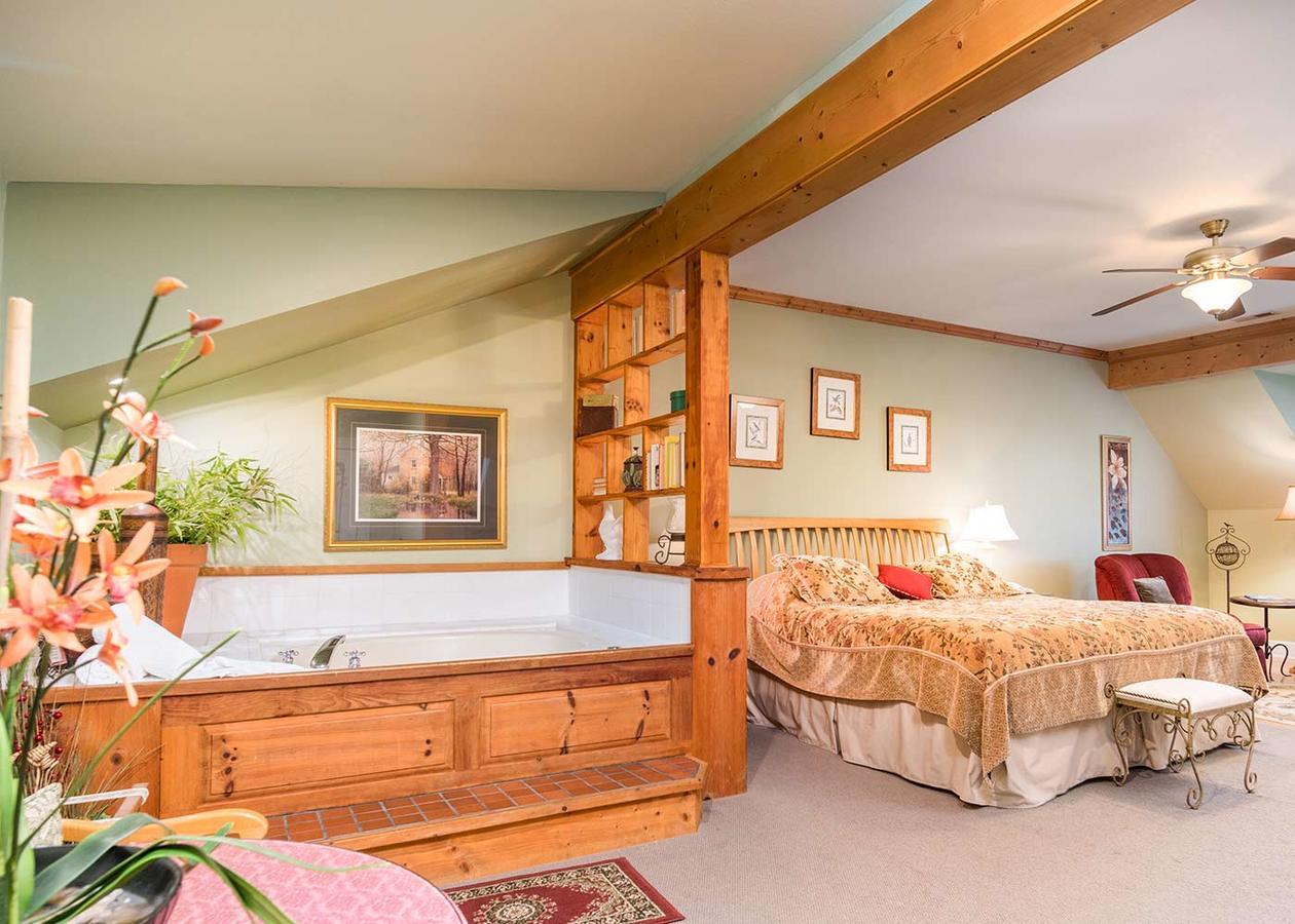 Highland Lake Inn&Resort - Flat Rock Eksteriør bilde