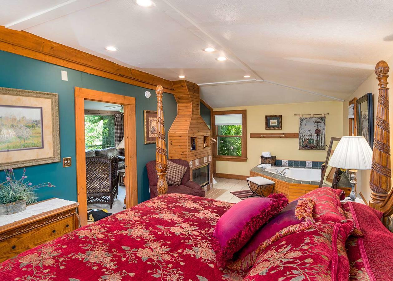Highland Lake Inn&Resort - Flat Rock Eksteriør bilde