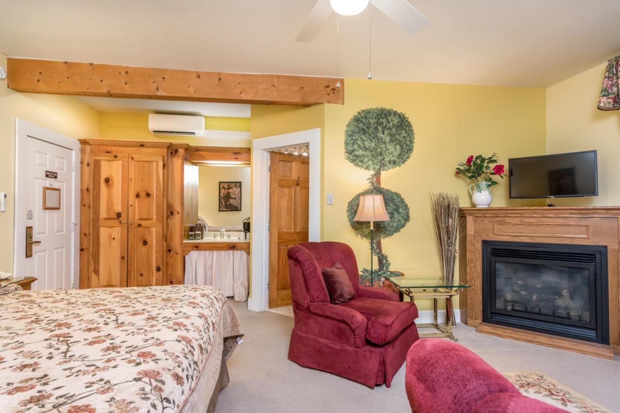 Highland Lake Inn&Resort - Flat Rock Eksteriør bilde